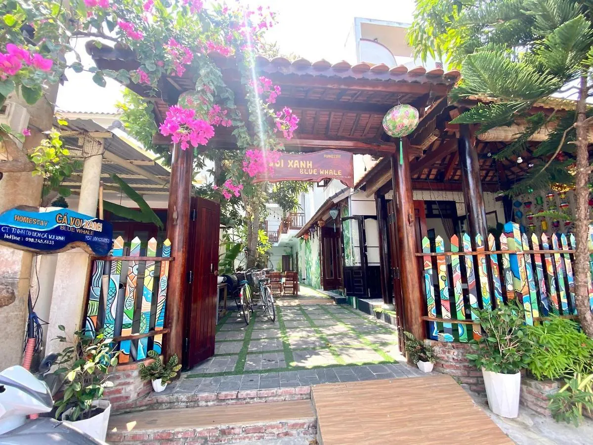 Blue Whale Homestay Хойан