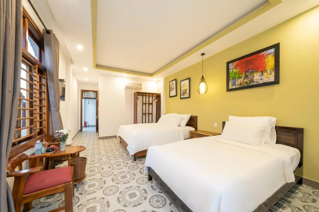 Blue Whale Homestay Хойан