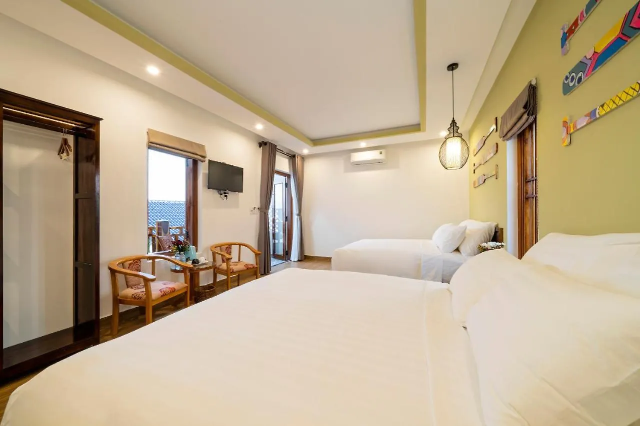 Blue Whale Homestay Хойан Вьетнам